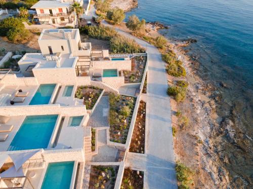 AÁSHNA Suites and Residences