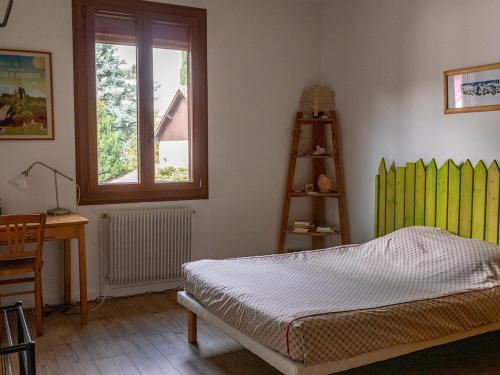 Postel nebo postele na pokoji v ubytování House with garden and parking 1 min from Grenoble