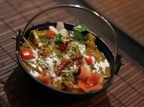 ホテルの敷地内または近くでの食事または食べ物