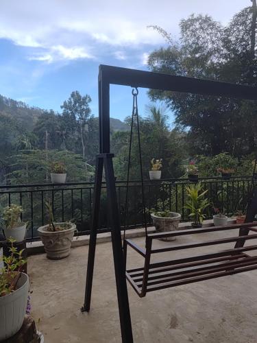 Un jardín fuera de Ella Thenulya