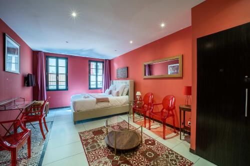 Coin salon dans l'établissement Urban Getaway Maillol Suite in the Center with Free Wifi