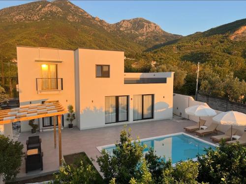 Poolside Bliss - Escape & Relax