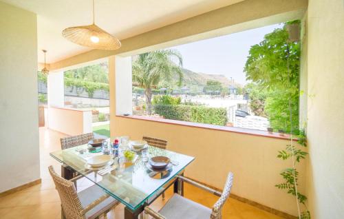 Μπαλκόνι ή βεράντα στο 2 Bedroom Amazing Home In Trabia