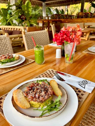 Еда / где поесть недалеко от отеля