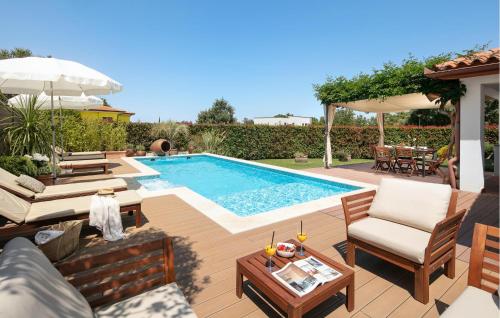 Πισίνα στο ή κοντά στο Villa Intima