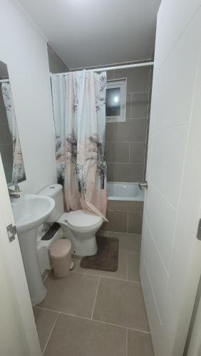 Un baño de Casa & Vino