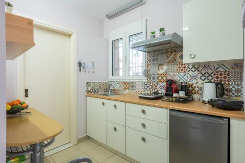 Seaside Studio 2 Chania, 90m from the beach in Chania, Free parking on site, Garden, Fast Wi-Fi Self Check in