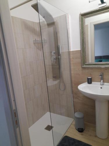 Ένα μπάνιο στο Ottolune Accomodations