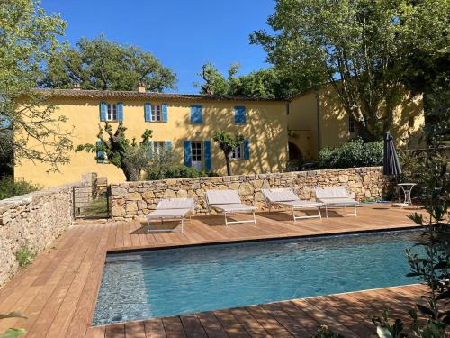 Villa Les Mûriers avec piscine dans un domaine viticole 3 suites 7 pers