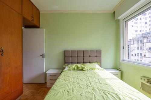 Ένα ή περισσότερα κρεβάτια σε δωμάτιο στο Apartamento c 2 Quartos no Centro Historico