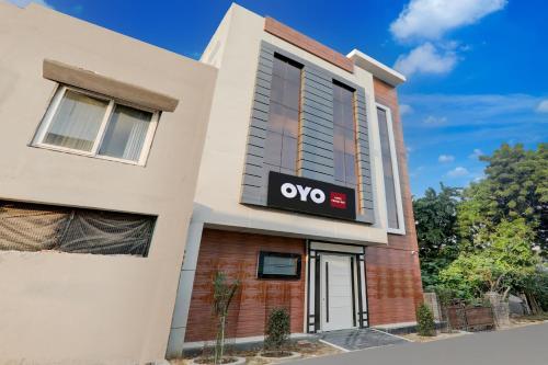 Bangunan di mana terletaknya hotel