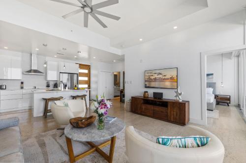 Η κουζίνα ή μικρή κουζίνα στο Lighthouse Point Residences