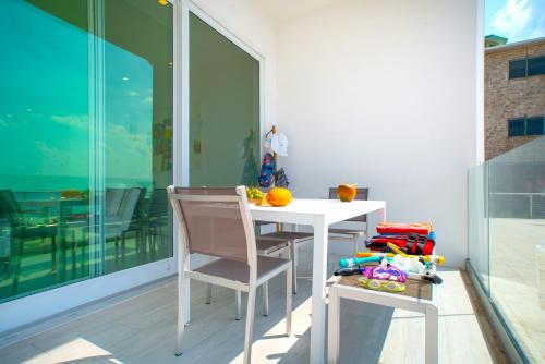 Μπαλκόνι ή βεράντα στο Lighthouse Point Residences