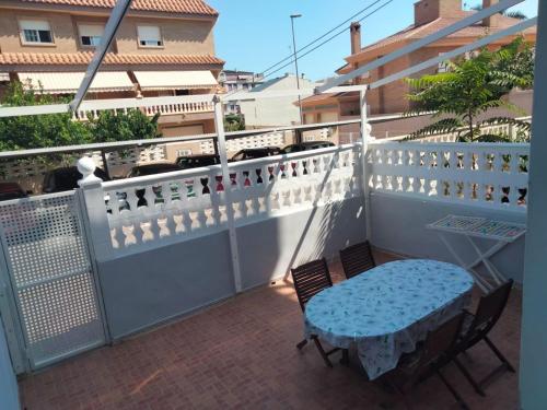 Apartamento Canet de Berenguer con terraza exterior a 100m de la playa