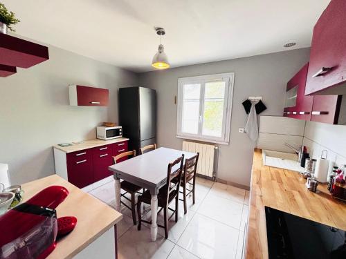Η κουζίνα ή μικρή κουζίνα στο Maison avec terrasse et jardin - proche Montpellier et plages