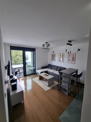 Χώρος καθιστικού στο A&M apartment - free parking