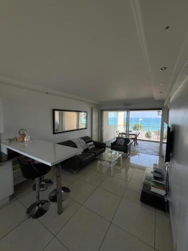 Bord de Mer Cannes Midi