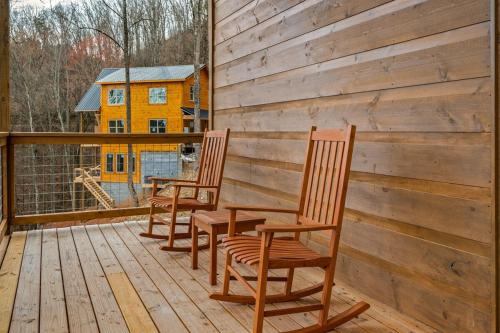 Relaxing cabin retreat-pool, hot tub and game room photo 14