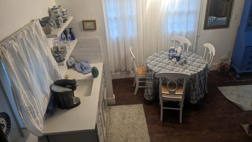 Φωτογραφία από το άλμπουμ του Near East Side Cozy Carriage House σε Athens