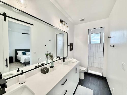 Ένα μπάνιο στο Fox Hollow F2 family townhome in Kanab Near Zion and Bryce