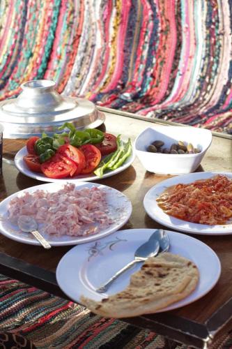 Φαγητό σε αυτό το κάμπινγκ ή κάπου εκεί κοντά