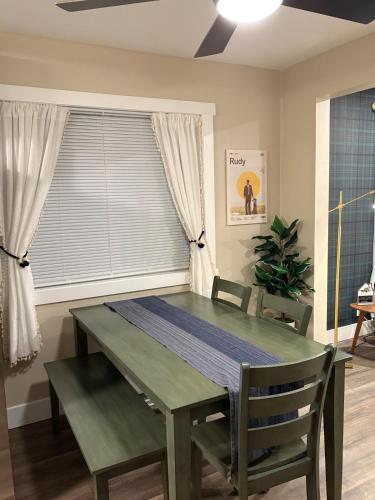 サウスベンドにあるWalk to Notre Dame Game Room Enclosed Porchのギャラリーの写真