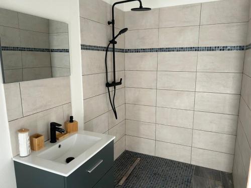 Et badeværelse på Chez Lulu - Jolie suite cosy avec kitchenette