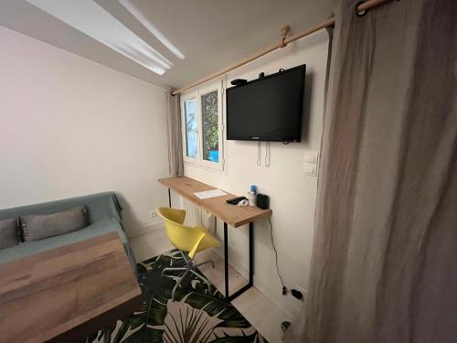 Μια τηλεόραση ή/και κέντρο ψυχαγωγίας στο maisonette de charme