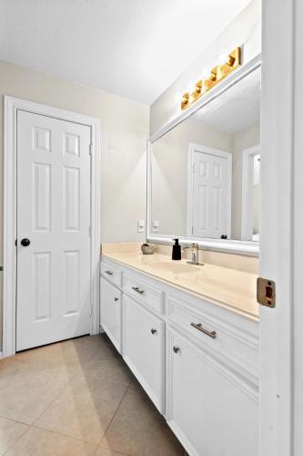 Φωτογραφία από το άλμπουμ του Houston Gem with Soaking Tub near Chateau Nouvelle στο Χιούστον
