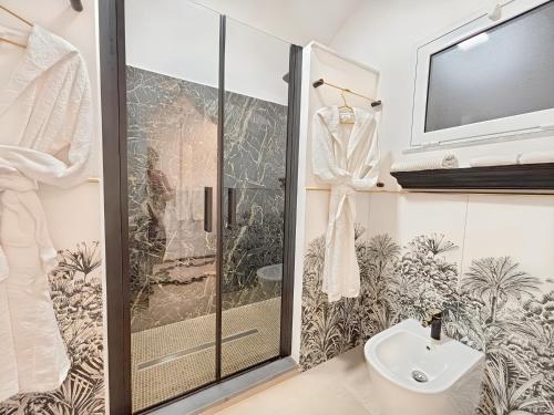 Suite mit Kingsize-Bett mit Whirlpool
