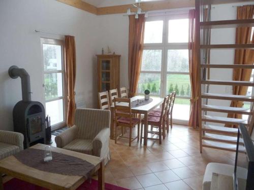 Χώρος καθιστικού στο Holiday home in Süssau with swimming pool