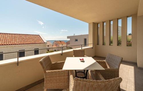 1 Bedroom Beautiful Apartment In Kozino