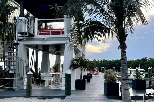 Μπαλκόνι ή βεράντα στο FL Keys Haven: Modern 2BR/2BA Condo with Balcony