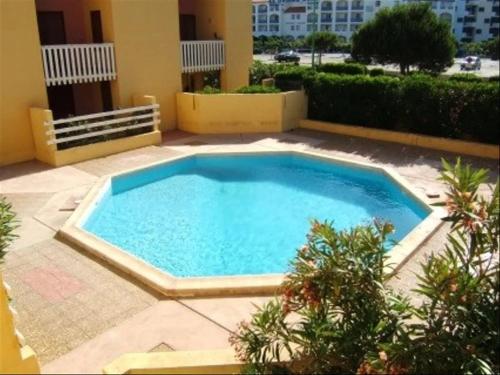 Appartement cozy et plage à pied, havre de paix avec piscine
