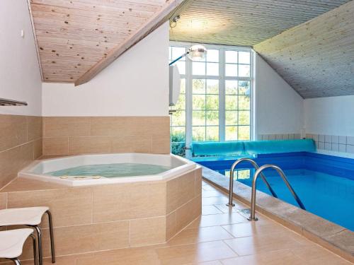 Bazén v ubytování Luxury Retreat with Pool - By Traum Ferienwohnungen nebo v jeho okolí