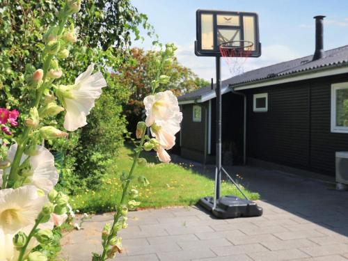 Zahrada ubytování 4 person holiday home in Karrebæksminde-By Traum