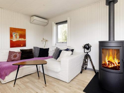 Posezení v ubytování 4 person holiday home in Karrebæksminde-By Traum