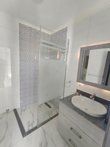 Un baño de Legend Pyramids Inn