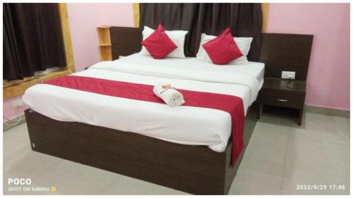 Fotografie z fotogalerie ubytování Hotel Santosh Classic Residency হোটেল সন্তোষ ক্লাসিক রেসিডেন্সি Puri - Lift, Parking, Swimming Pool & Spacious AC Rooms v destinaci Purí