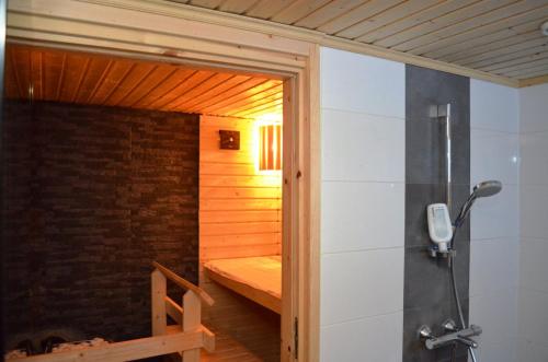 A bathroom at Savutaival
