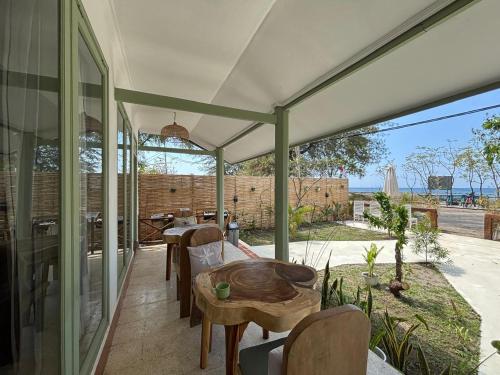 Imagen de la galería de Pantai Hans Villas, en Gili Air