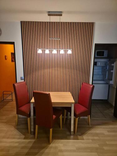 Кухня или мини-кухня в Ferienwohnung Bayerwald inklusive AktivCard Bayerischer Wald
