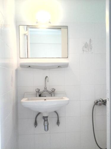 Gallery image of Yasemi Rooms in Vasiliki
