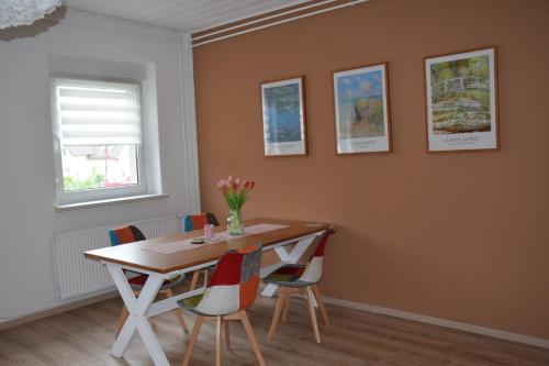 Φωτογραφία από το άλμπουμ του Gemütliche Wohnung mit Garten σε Kehrigk
