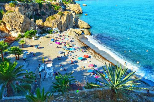 Sunny Studio in Nerja Center with Balcony close to Beach