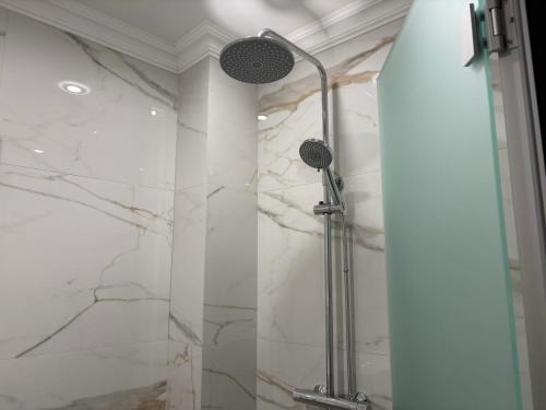 Bilik mandi di Hotel Odrys