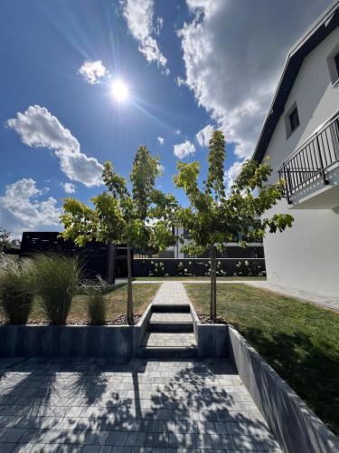 Taman di luar Apartamenty Zakliczyńska Przystań