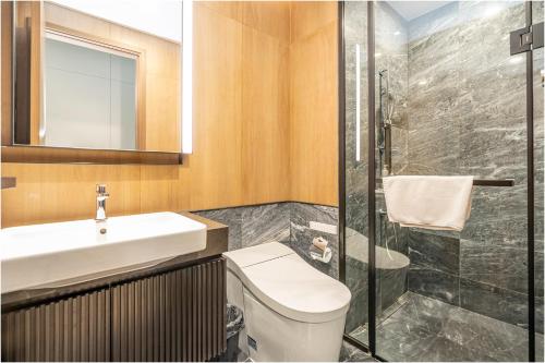 Ένα μπάνιο στο Smile Home - Lumiere Luxury stay view & infinity pool