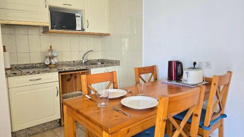 Atalaya Complex central Puerto del Carmen, large open terrace with loungers