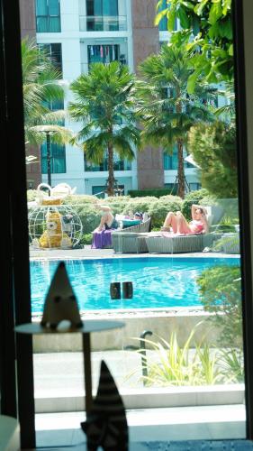 Kolam renang di atau dekat dengan Chiang Mai A1 Super Large Pool Condominium cook allowed with swiming Pool landscape Condominium 1 bedroom
